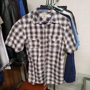 Red Head Brand Company ~ Short Sleeve Button Up Shirt ~ Pearl Snap ~ Medium